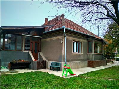 Casa si teren de vanzare in Brad, zona Taratel.