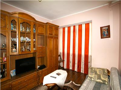 Apartament cu 2 camere decomandate