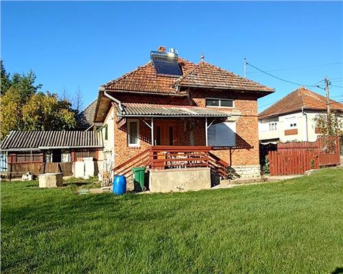 Casa cu teren, aproape de centrul balneo-termal Vata Bai