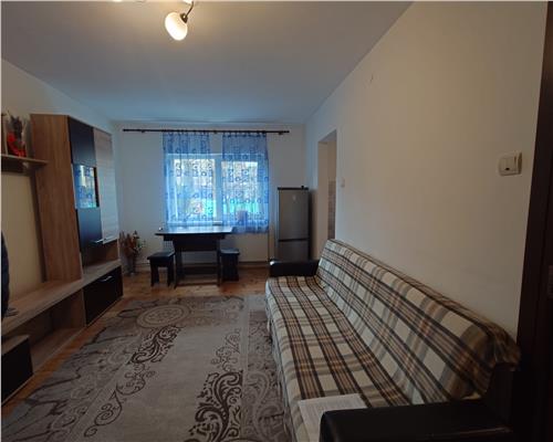 Garsoniera de inchiriat in Brad, Str Privighetorilor