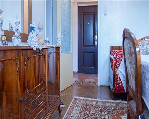 Apartament 2 camere decomandat, etaj 1, zona linistita
