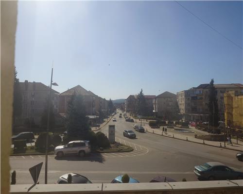 Spatiu pentru birouri km 0 Brad