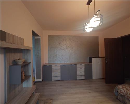 Apartament 3 camere Brad