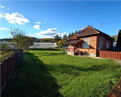 Casa cu teren, aproape de centrul balneo-termal Vata Bai