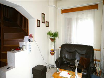 REPOZITIONARE PRET! Jumatate duplex in Criscior, Hunedoara