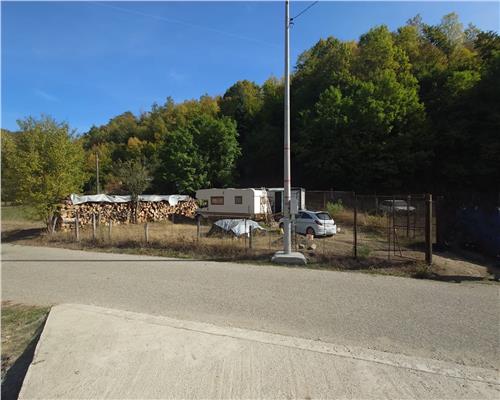 Teren intravilan de 317 mp, langa padure, container modular nou