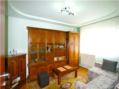 Apartament doua camere, ultracentral Brad